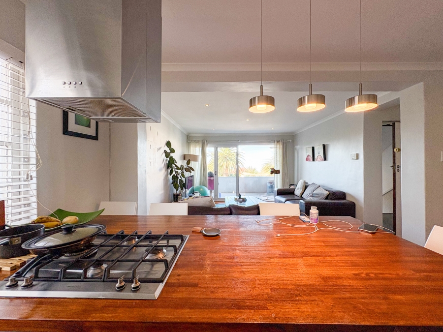 2 Bedroom Property for Sale in Vredehoek Western Cape